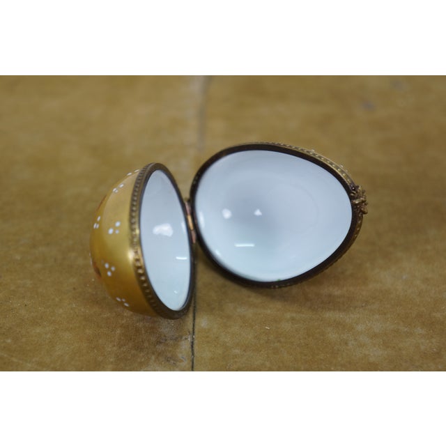 Late 20th Century Parry Vieille Limoges France Peint Main Gold Butterfly Ladybug Egg Keepsake Box For Sale - Image 10 of 12