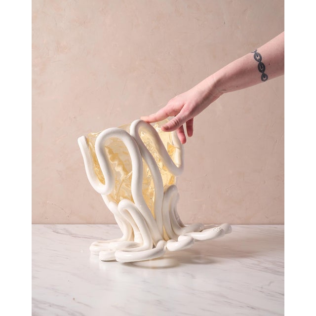 Sculptural Postmodern “Indian Summer Vessel” Vase by Gaetano Pesce for Fish Design in White and Amber Polyurethane Resin For Sale - Image 13 of 14