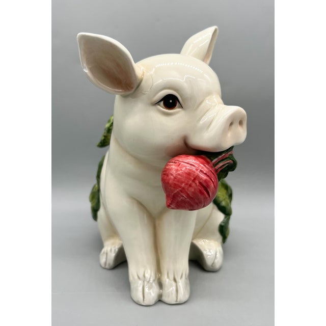Late 20th Century Fitz & Floyd French Market Pig Lidded Jar With Vegetables – Whimsical Farmhouse Kitchen Decor - Farmhouse, French Country, Cottagecore For Sale - Image 5 of 15