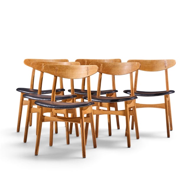 Mid-Century Modern Hans Wegner for Carl Hansen Ch30 Mid Century Danish Teak and Oak Dining Chairs - Set of 6 For Sale - Image 3 of 11