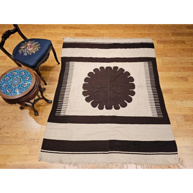 Cabin Vintage Southwestern Kilim Rug, Flat-Woven Medallion Pattern, Ivory & Brown, 5’ X 7’ For Sale - Image 3 of 12