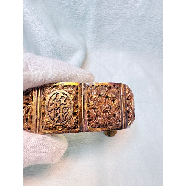 Metal Vintage Mid‑Century Chinese Solid Cast Brass Fú‑Lù‑Shòu Blessings Bracelet For Sale - Image 7 of 13