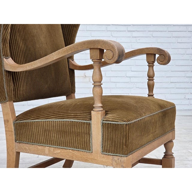 Brown Scandinavian Wingback in Corduroy and Carved Oak, 1970s For Sale - Image 8 of 18