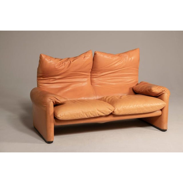 Maralunga 2-Seater Sofa by Vico Magistretti for Cassina, 1990s For Sale - Image 3 of 18