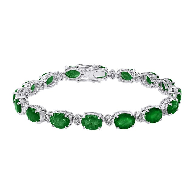 14 Carat Emerald 0.8 Carat Diamond Tennis Bracelet 18 Karat White Gold For Sale - Image 18 of 18