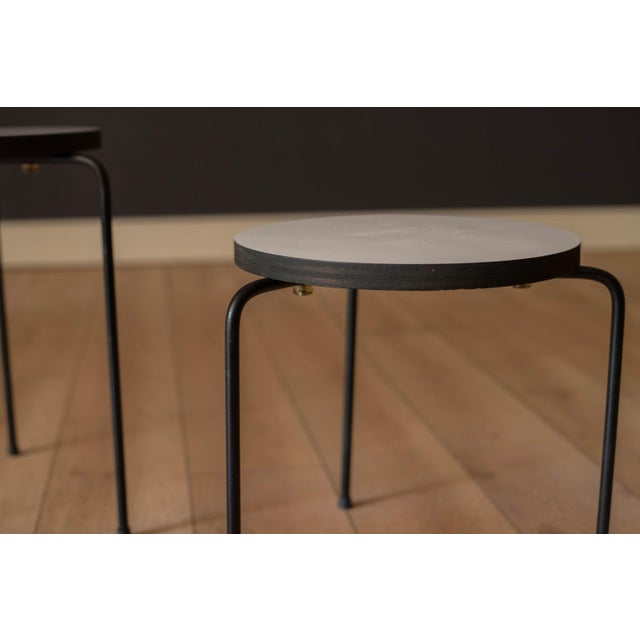 1950s Set of Three Mid Century California Modern Nesting Round Tripod End Tables For Sale - Image 5 of 11