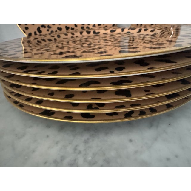 The American School Set of Eight Tiffany & Co. Eschenbach Leopard Dinner Plates and Eight Salad/Dessert Plates For Sale - Image 3 of 7