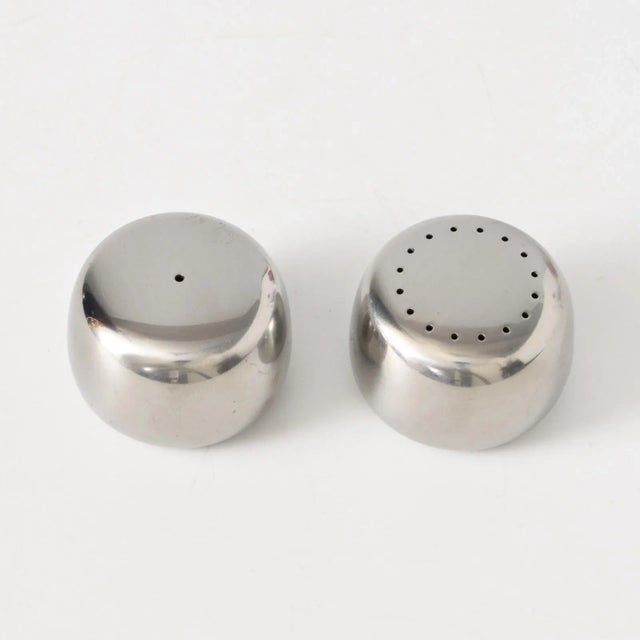 Mid-Century Modern Stainless Steel Salt and Pepper Shakers by Henning Koppel for Georg Jensen, 1960s, Set of 2 For Sale - Image 3 of 6