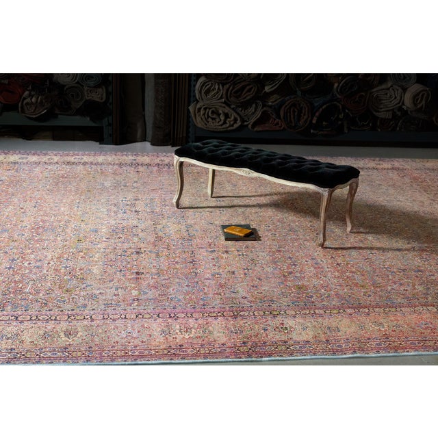 ✂ - - - - - m e a s u r e m e n t s: 12’5” x 20’7”, 378.46cm x 627.38cm, 110 Lbs C O L O R S Base: pink/raspberry Accents:...