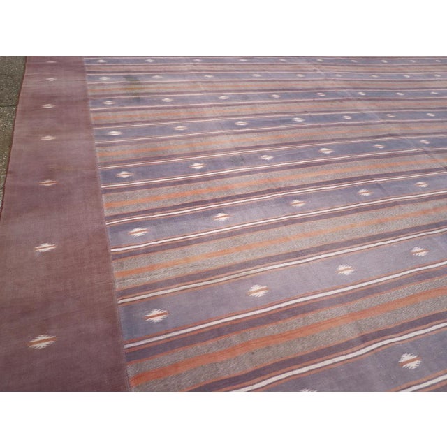Rustic Galerie Shabab Collection Mid-20th Century Indian Flatweave Dhurrie Carpet For Sale - Image 3 of 7