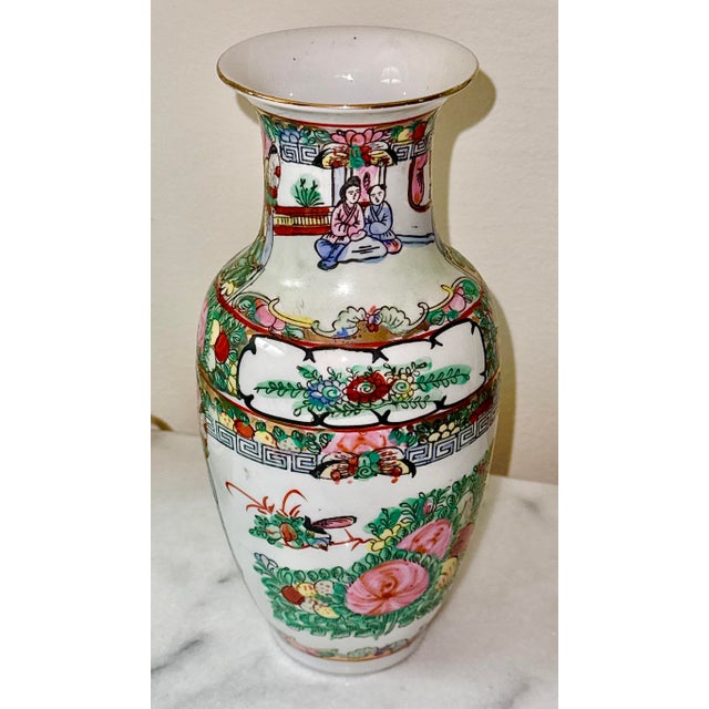 Famille Rose Vase - Early 20th Century For Sale - Image 9 of 9
