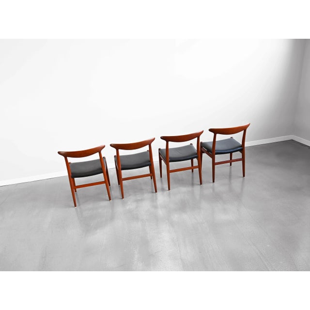Brown Hans Wegner 'W2' Dining Chairs in Teak and Black Leather for c.m. Madsen - Set of Four For Sale - Image 8 of 12