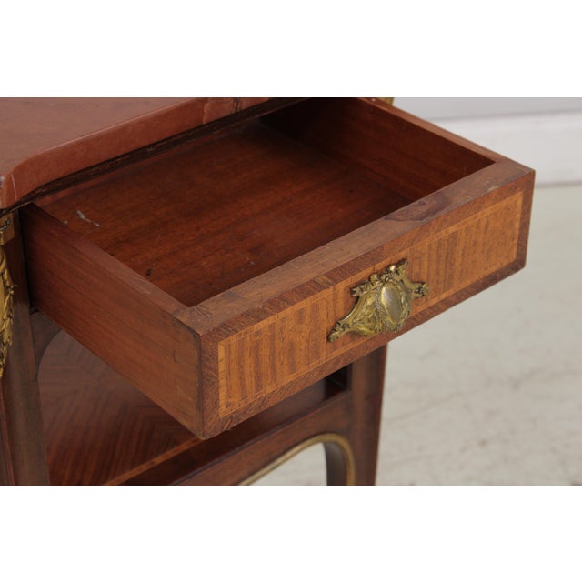 French Louis XV Marble Top Bronze Mounted Nightstand For Sale In Philadelphia - Image 6 of 16