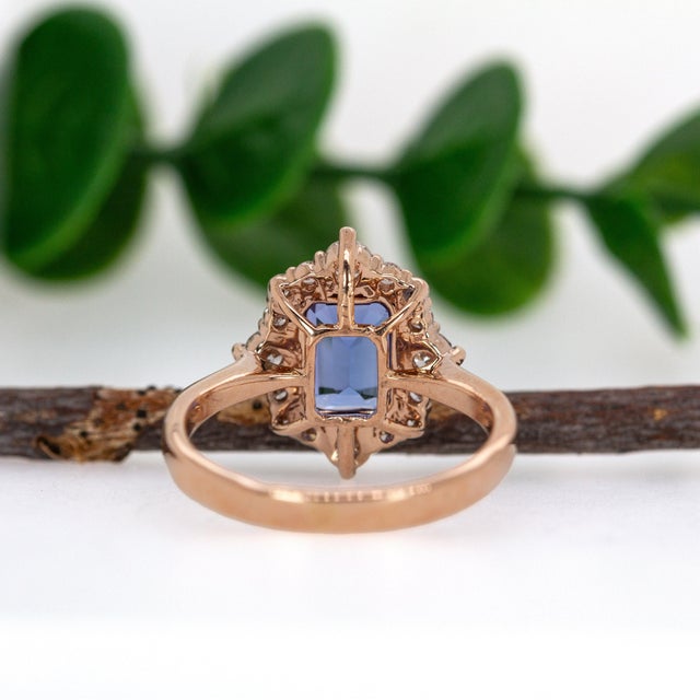 1.62ct Tanzanite & Diamond Ring in Solid 14k Gold – Emerald Cut 8×6mm For Sale In Columbus - Image 6 of 7