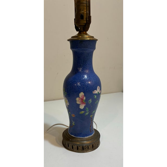 1940s Vintage Chinoiserie Famille Rose Porcelain Table Lamp - Cobalt Blue & Hand-Painted Peonies For Sale - Image 5 of 9