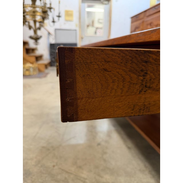 Mission American Mission Quarter-Sawn Oak Coffee Table With Two Drawers and Lower Shelf, Circa 1890–1910 For Sale - Image 3 of 17