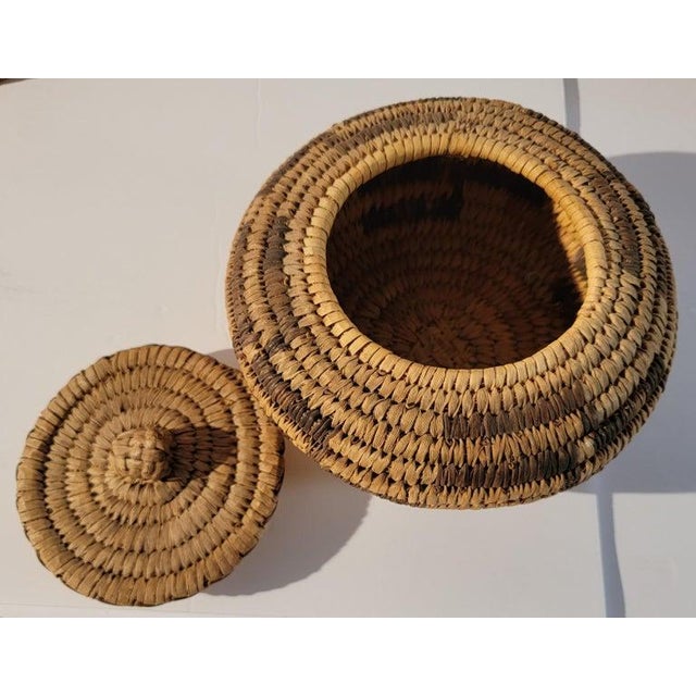 20th C Woven Lidded Basket With Geometric Pattern For Sale - Image 4 of 6