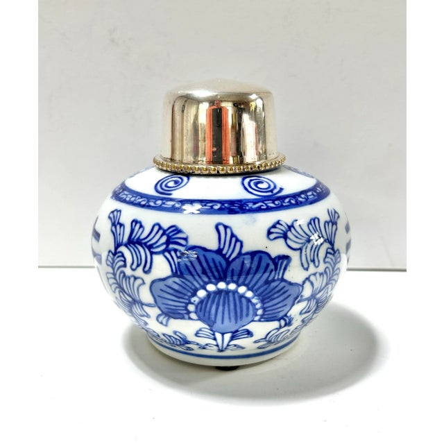Chinese Vintage Blue & White Chinoiserie Porcelain Tea Jar With Metal Lid For Sale - Image 3 of 7