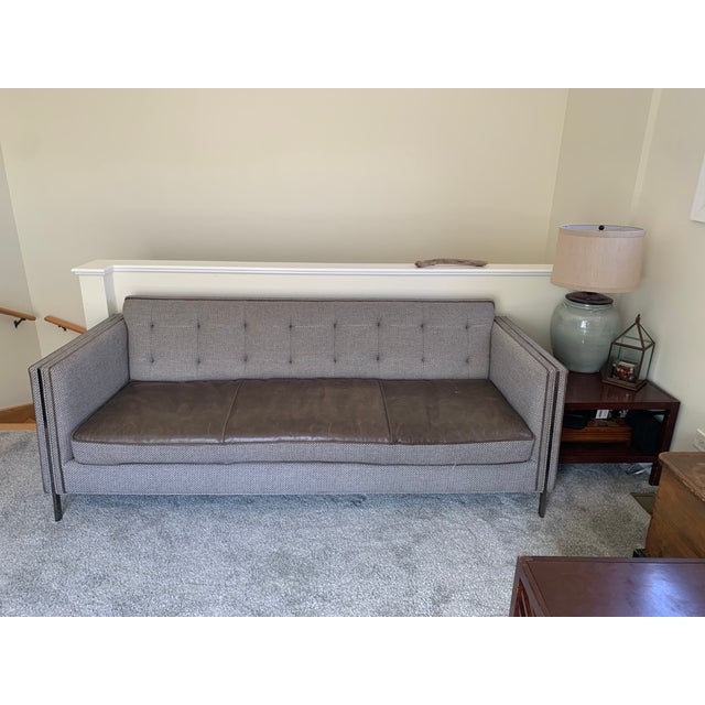 Caracole Contemporary Modern Designer Gray Leather & Woven Sofa – Caracole For Sale - Image 4 of 7