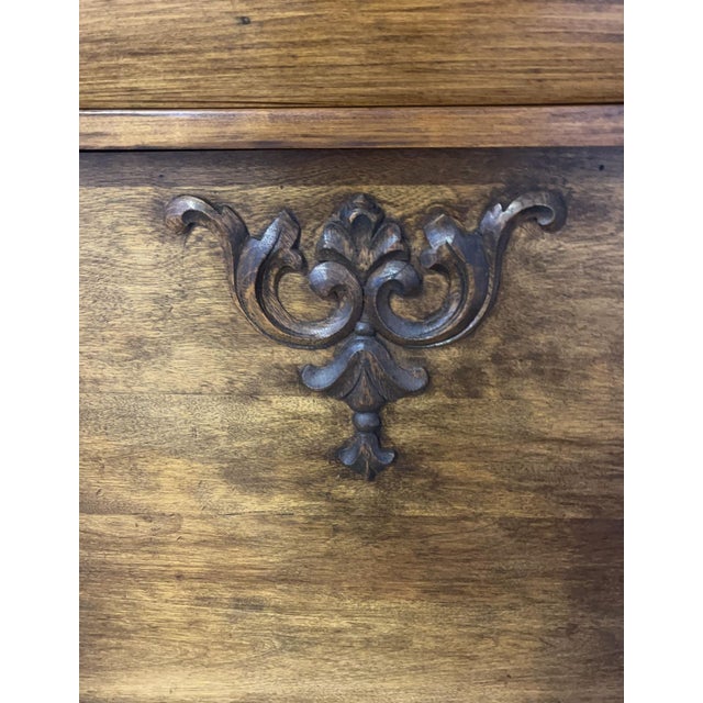 Antique American Victorian Oak Side-by-Side Curio Cabinet, C. 1895 For Sale - Image 6 of 9