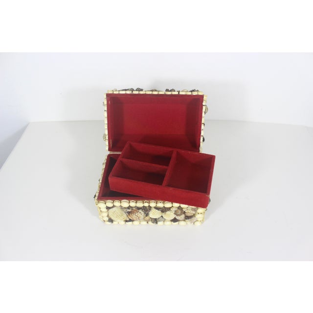 Beige Vintage Shell Encrusted Jewellery Box For Sale - Image 8 of 11