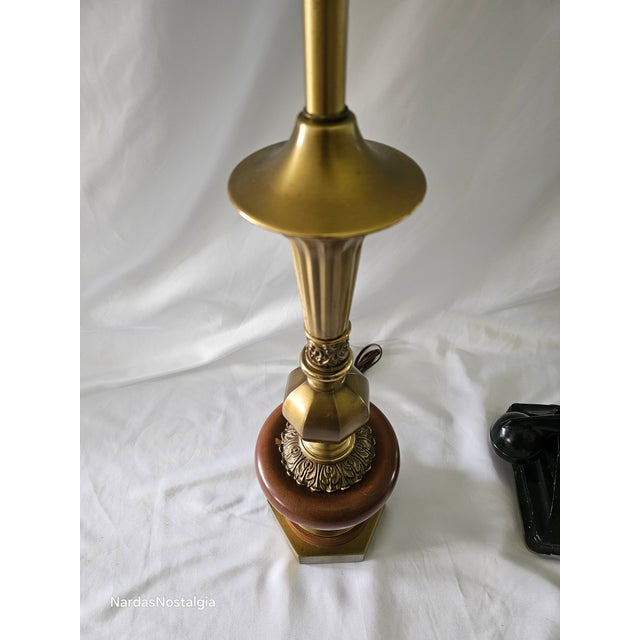 Mid 20th Hollywood Regency Style Wood and Brass Table Lamp For Sale - Image 10 of 12