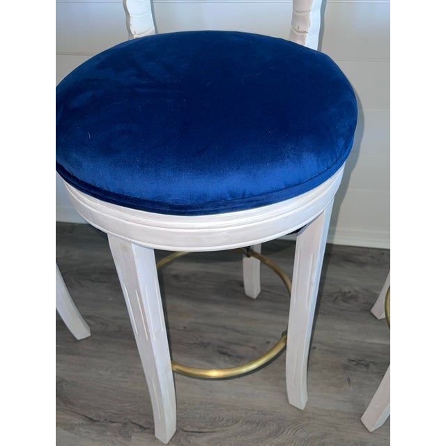 Set of 3 Venetian Grotto Style Carved Shell-Back Counter Stools – Newly Upholstered For Sale - Image 6 of 9