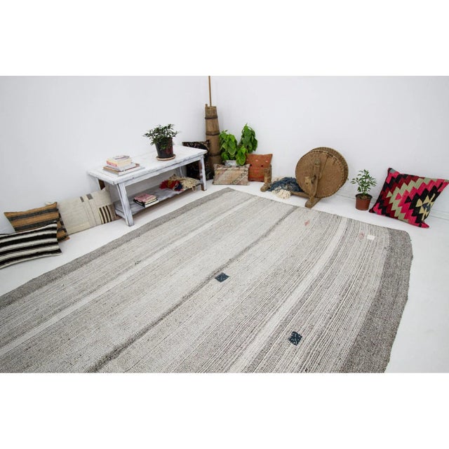 1960s Vintage Modern Kilim Rug- 7′ × 9′4″ For Sale In Los Angeles - Image 6 of 7