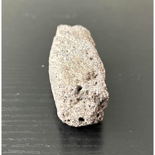Pre-Columbian Costa Rican Metate and Mano Volcanic Rock Grinding Stone For Sale In Washington DC - Image 6 of 11