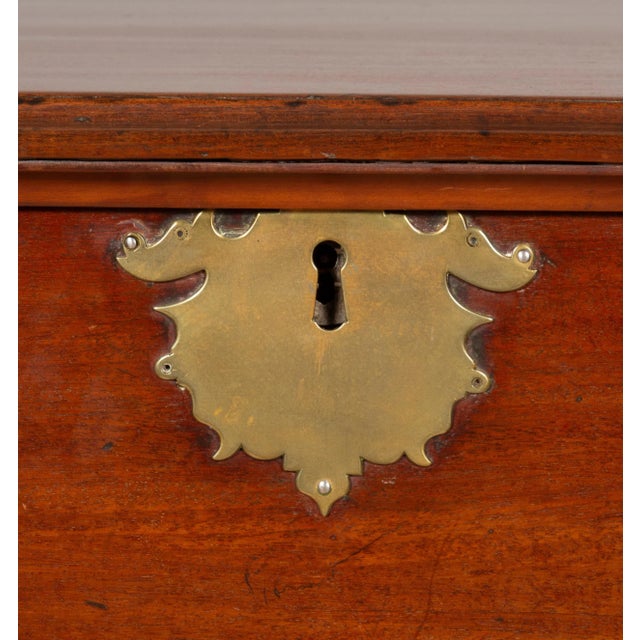 Late 18th Century Irish Georgian Mahogany Blanket Chest For Sale - Image 4 of 13