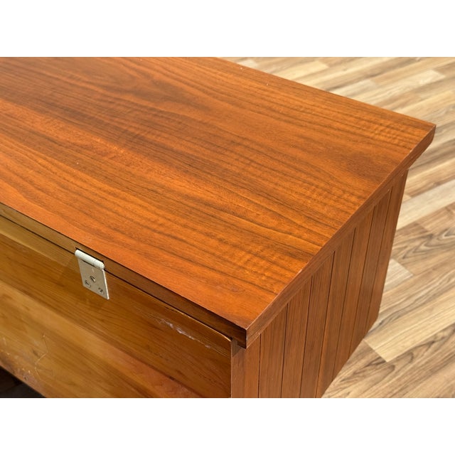 Vintage Mid-Century Modern Lane Cedar Chest | Walnut Blanket Storage Chest, Circa 1960s For Sale - Image 17 of 18