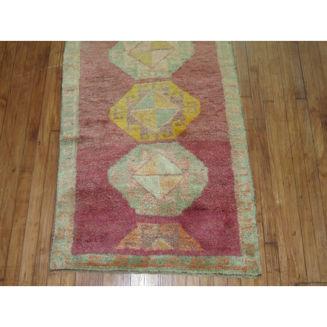 Pink Magenta Field 20th Century Boho Chic Hand-Knotted Anatolian Turkish Runner For Sale - Image 4 of 6