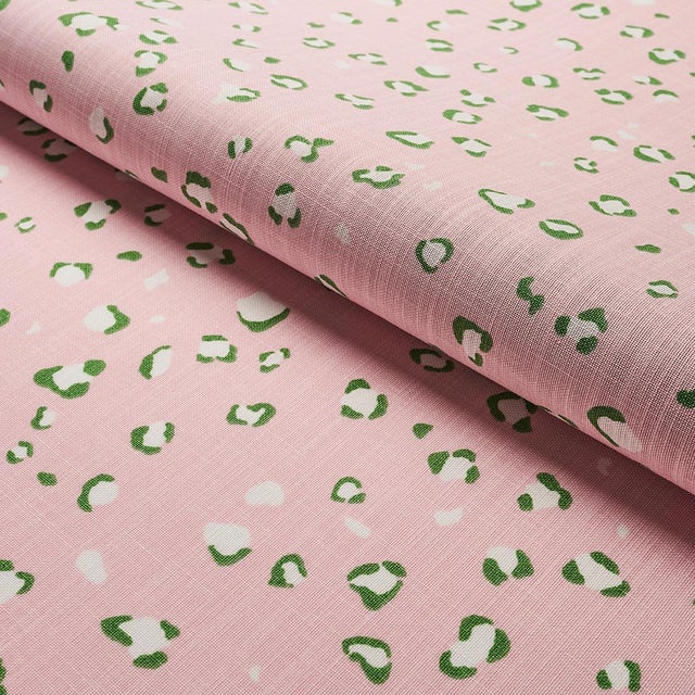 Schumacher Sample - Schumacher x Cristina Buckley Wild At Heart Indoor/Outdoor Fabric in Pink For Sale - Image 4 of 5