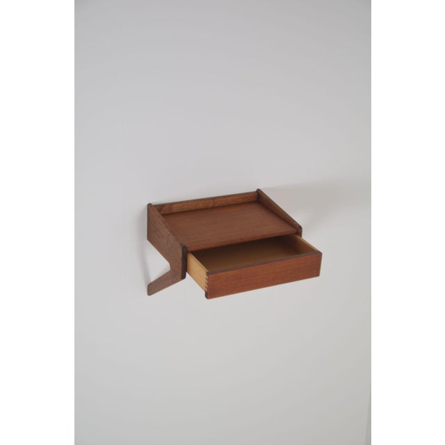 Mid-Century Modern Floating Bedside Table by Sigfred Omann for Ølholm Møbelfabrik, 1960s For Sale - Image 3 of 12