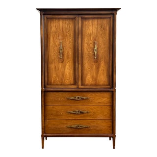 Tomlinson Furniture Mid Century Gentleman’s Armoire For Sale