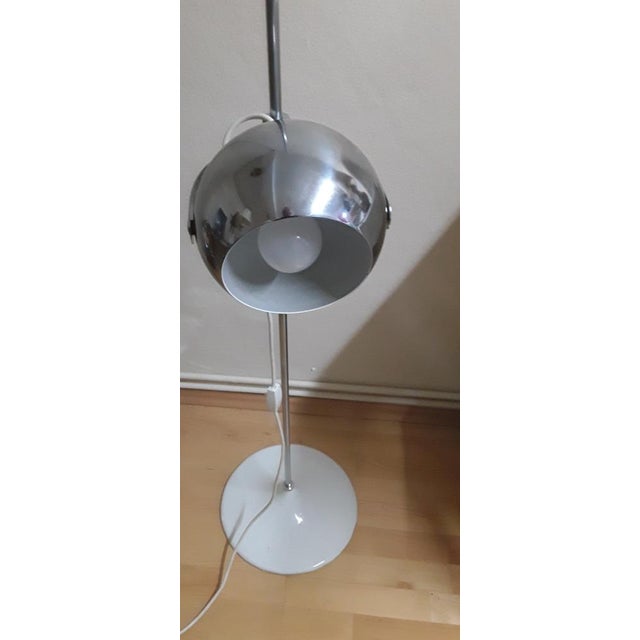 Metal Vintage All-Round Adjustable Floor Lamp with Chrome-Plated Rod in White Base and Chrome-Plated Ball Reflector, 1970s For Sale - Image 7 of 8