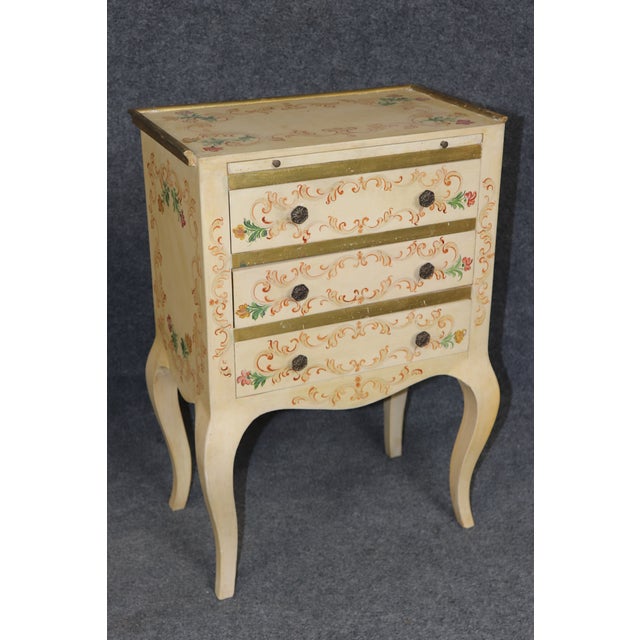 1950's Pair of Italian Venetian Style Creme Paint Decorated and Gilt Nightstands For Sale - Image 13 of 13