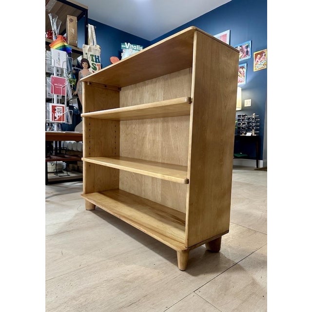 Mid-Century Modern 1940s Heywood Wakefield Bookcase Model M321 For Sale - Image 3 of 8