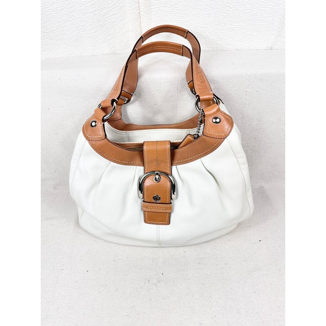 White Vintage Y2k Coach Off-White & Tan Leather Soho Lynn Hobo Bag For Sale - Image 8 of 12