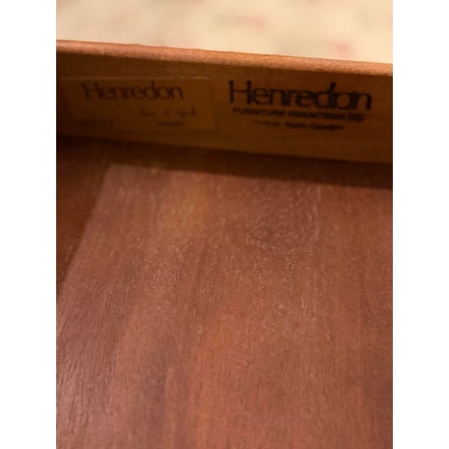 Vintage Henredon French Provincial End Table – Refinished Two-Tone Wood & Black For Sale - Image 9 of 10