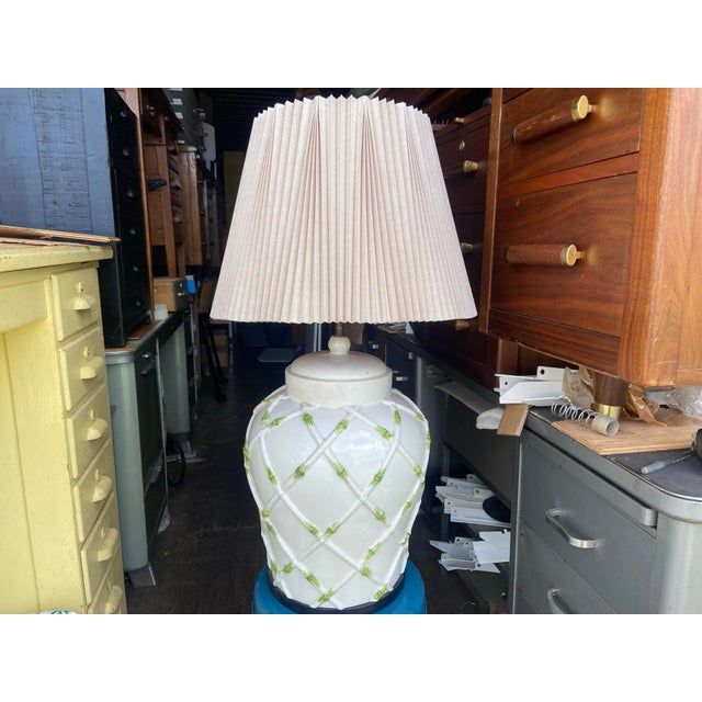 Vintage Mid-Century Modern Hollywood Regency Faux Bamboo White Ceramic Table Lamp For Sale - Image 10 of 12
