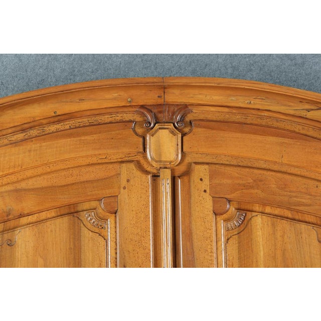 Antique Baroque Lake Constance Cabinet in Walnut, 1700s For Sale - Image 17 of 18