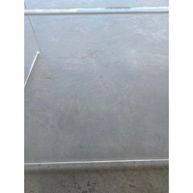 Minimalist Midcentury Modern 48" Round Lucite Cocktail Table For Sale - Image 15 of 18
