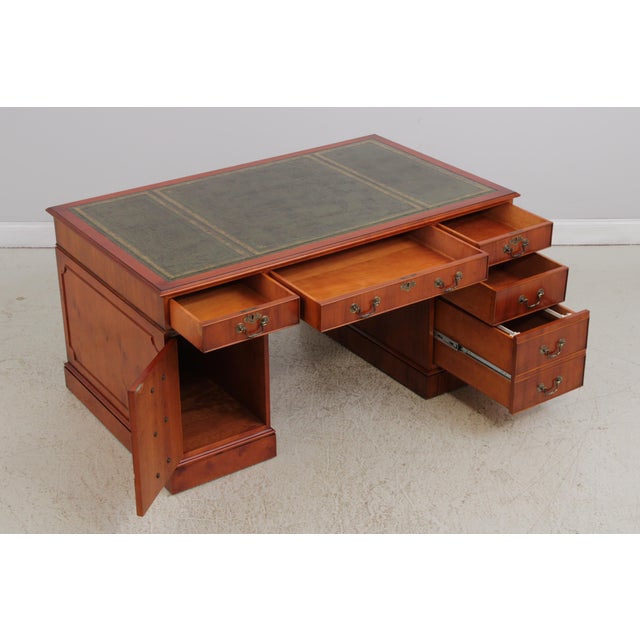 Age: Approx: 10 Years Old Details: Quality Green Leather Top High Quality Construction 3 Part Construction English Style...