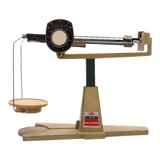 Vintage Ohaus Dial-O-Gram Laboratory Scale 310g Mid-Century Industrial Decor For Sale