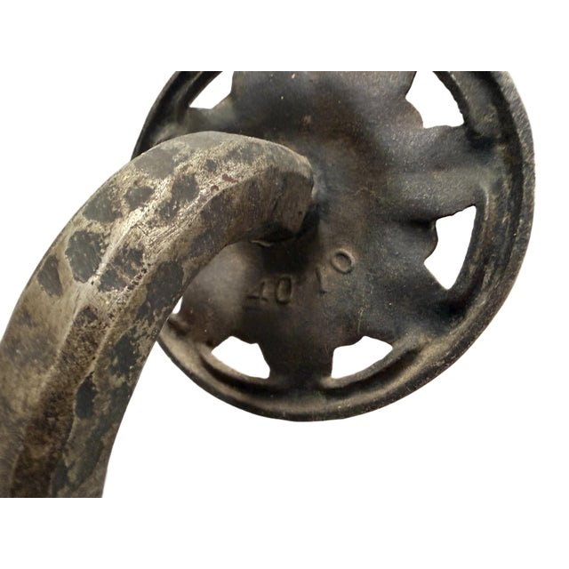 Metal Antique Arts & Crafts Bradley & Hubbard Floral Medallion Cast Iron Andirons – Pair (C. 1890–1920) For Sale - Image 7 of 8