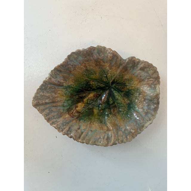 Victorian 1930s 3 Victorian Majolica Leaf Form Ceramic Dishes or Ashtrays For Sale - Image 3 of 7