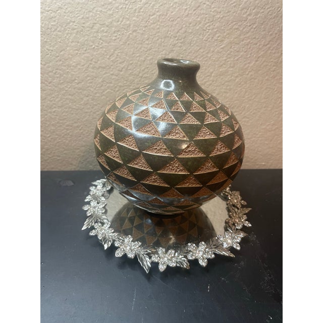 1960s Signed San Juan De Oriente Sgraffito Geometric Pottery Vase From Nicaragua For Sale In Dallas - Image 6 of 7