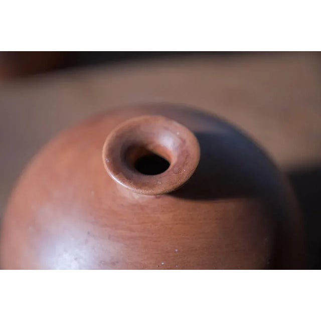 Minimalist Organic Shapes Terracotta Vases, 1990s, Set of 2 For Sale - Image 4 of 11