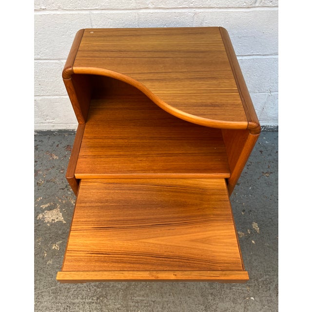 Mid-Century Teak Nightstand by Sun Cabinet For Sale In New York - Image 6 of 16